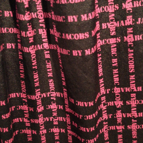 FINAL PRICE Marc by Marc Jacobs Black and Pink Top Size Medium - Picture 10 of 12